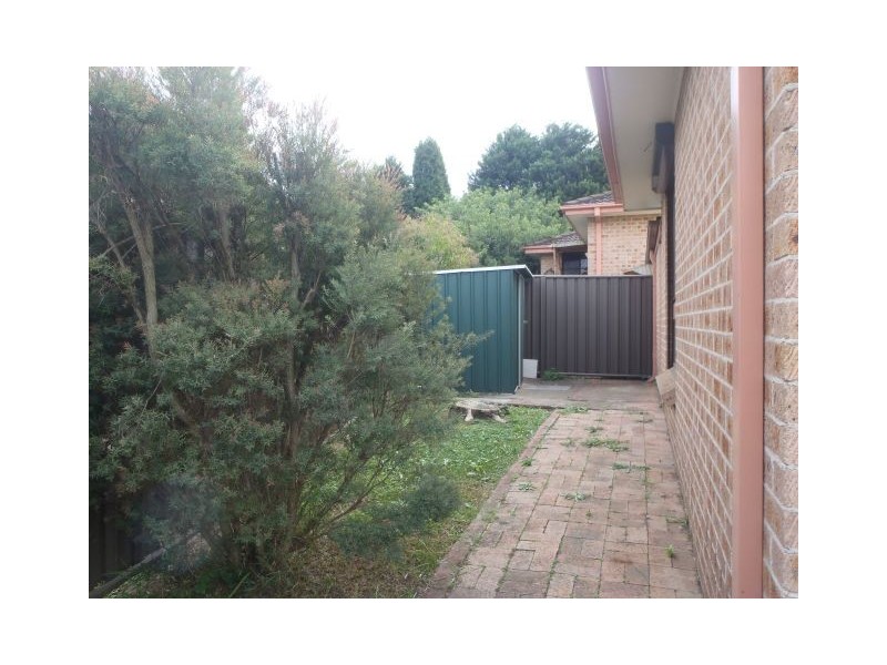11/65 Fuchsia Crescent, Macquarie Fields NSW 2564