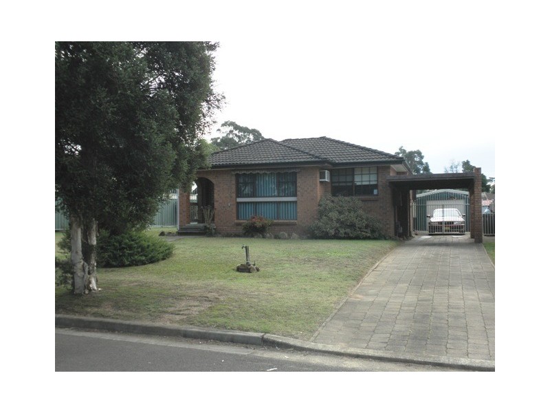 80 Evelyn Street, Macquarie Fields NSW 2564