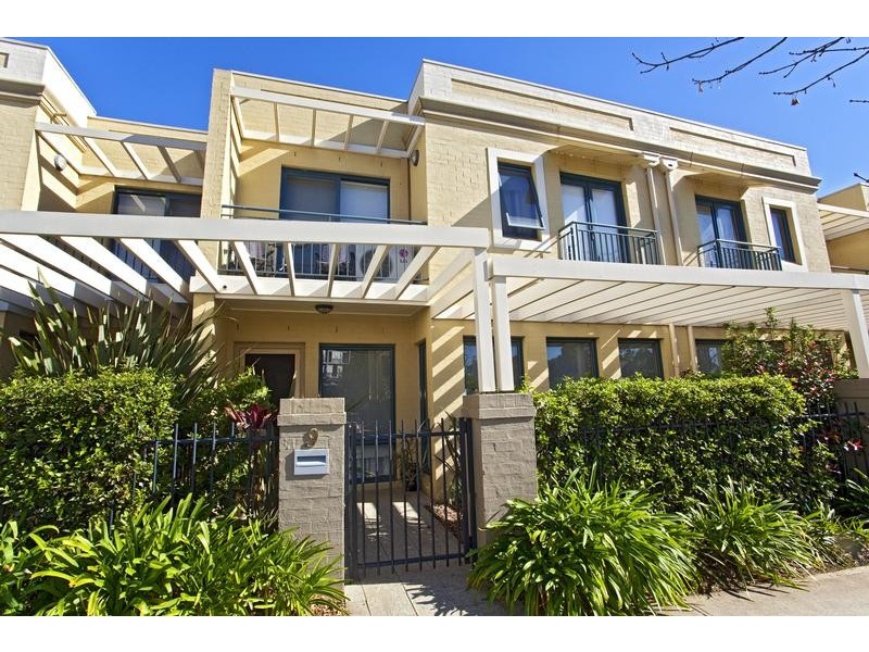 9 Centennial Drive, Campbelltown NSW 2560