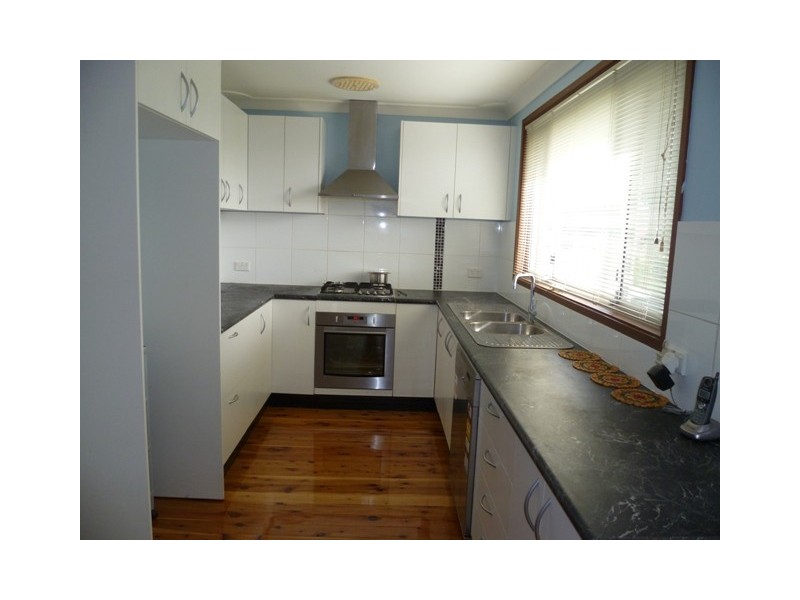 15 Kitava Place, Glenfield NSW 2167