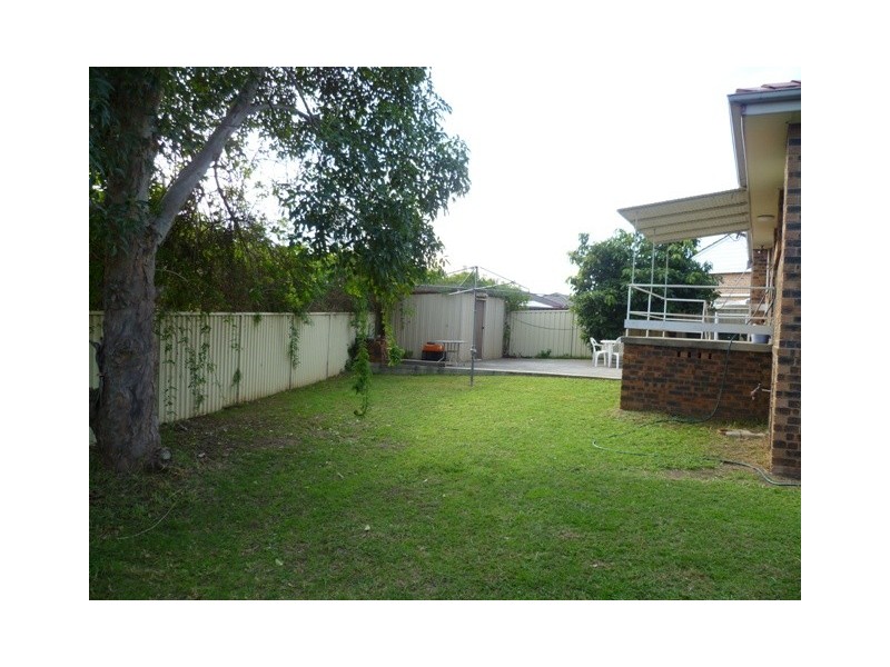 15 Kitava Place, Glenfield NSW 2167