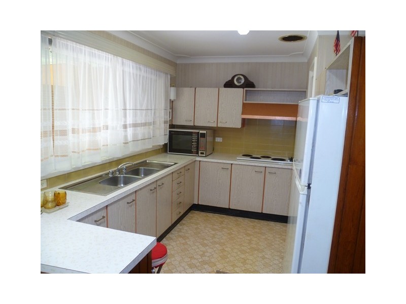 8 Wentworth Avenue, Glenfield NSW 2167