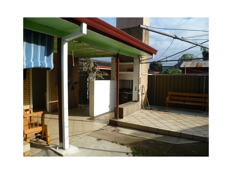 8 Wentworth Avenue, Glenfield NSW 2167