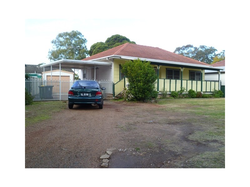 40 Wattle Avenue, Macquarie Fields NSW 2564