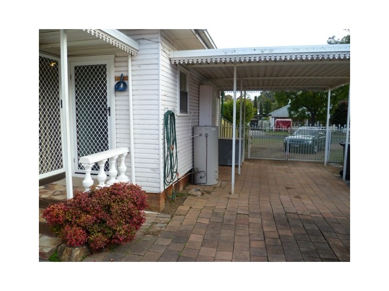 40 Wattle Avenue, Macquarie Fields NSW 2564