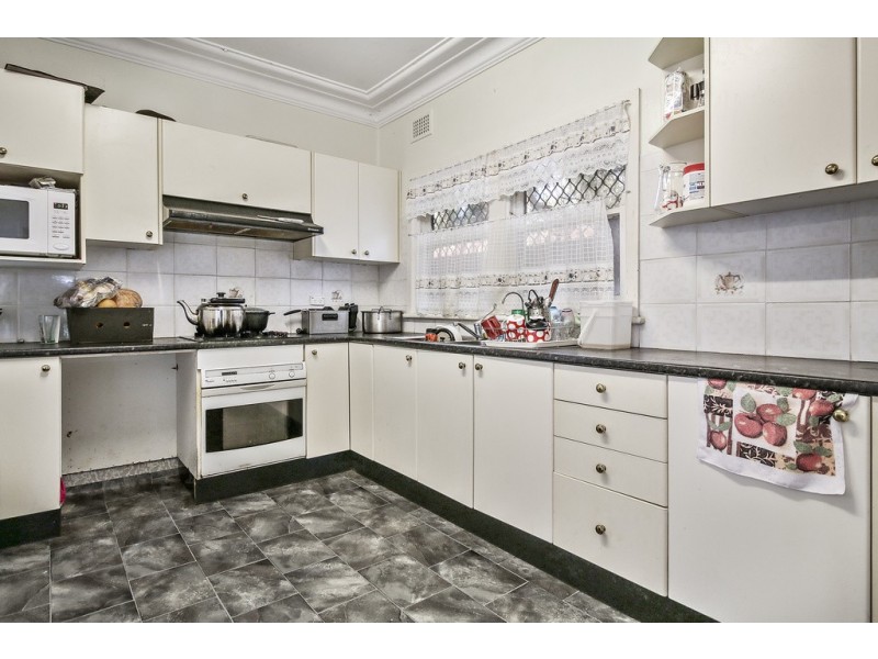 7 Church Street, Macquarie Fields NSW 2564