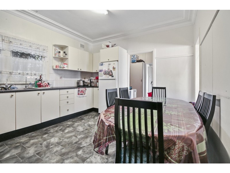 7 Church Street, Macquarie Fields NSW 2564