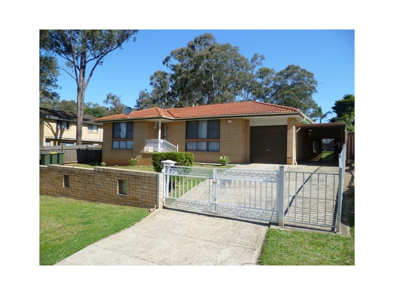 9 Fiona Place, Ingleburn NSW 2565