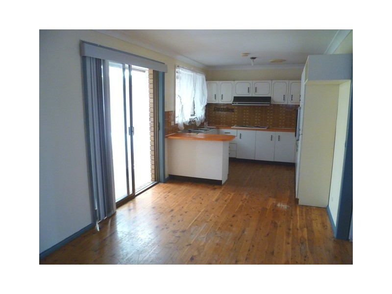 9 Fiona Place, Ingleburn NSW 2565