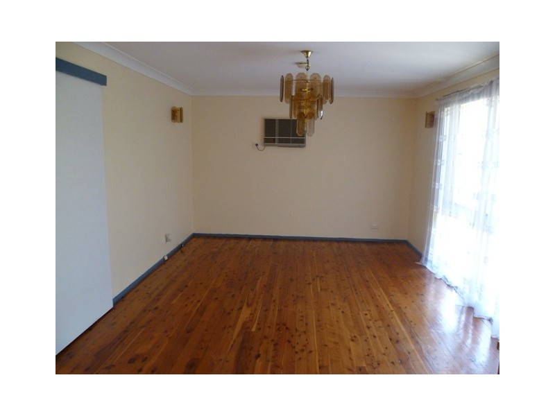 9 Fiona Place, Ingleburn NSW 2565