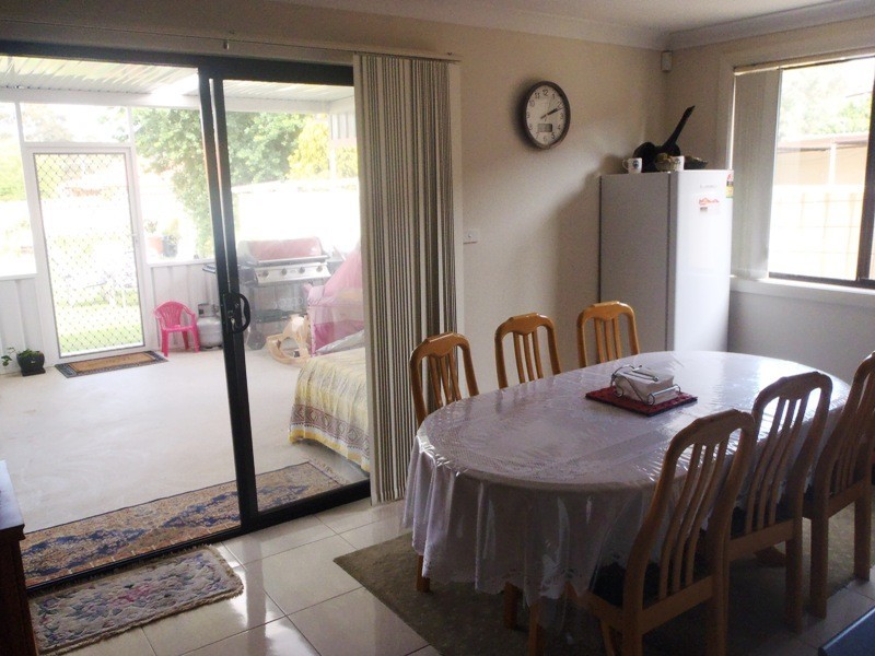 6B Waratah Crescent, Macquarie Fields NSW 2564