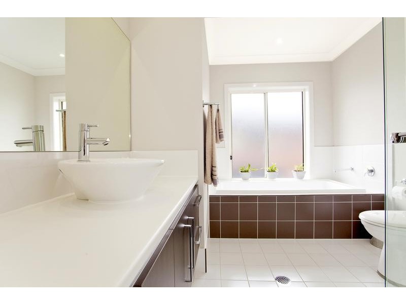 216 Longhurst Road, Minto NSW 2566