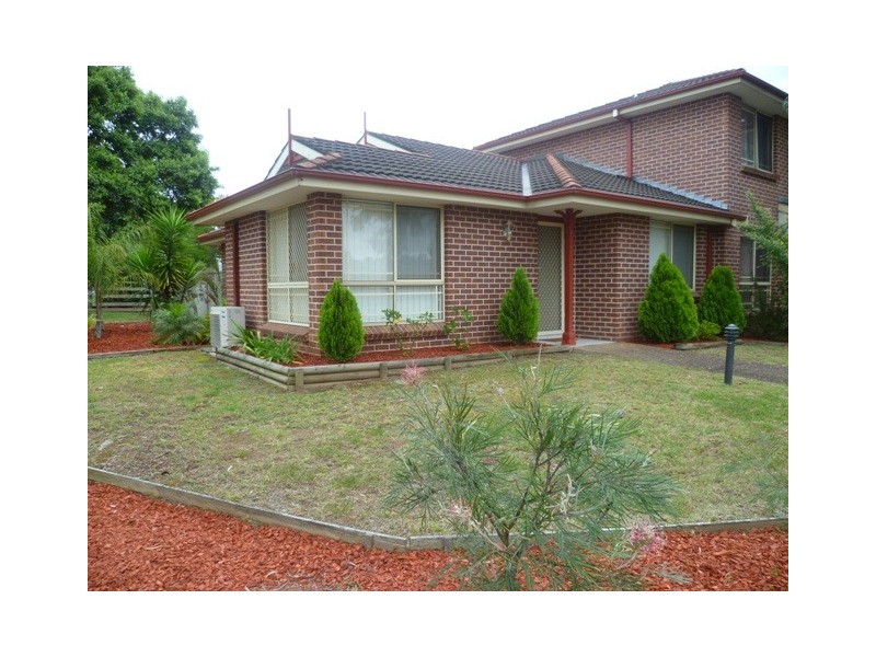 1/1 Waratah Crescent, Macquarie Fields NSW 2564