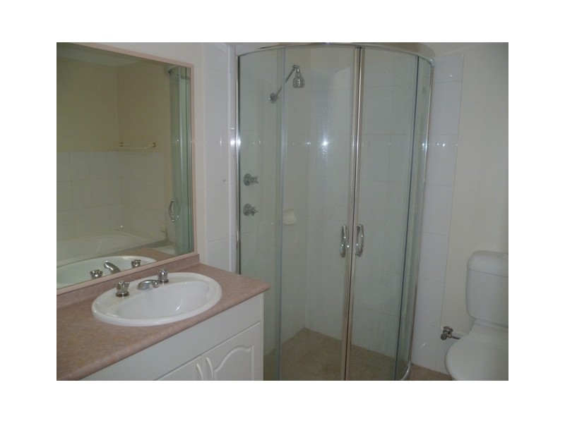 1/1 Waratah Crescent, Macquarie Fields NSW 2564