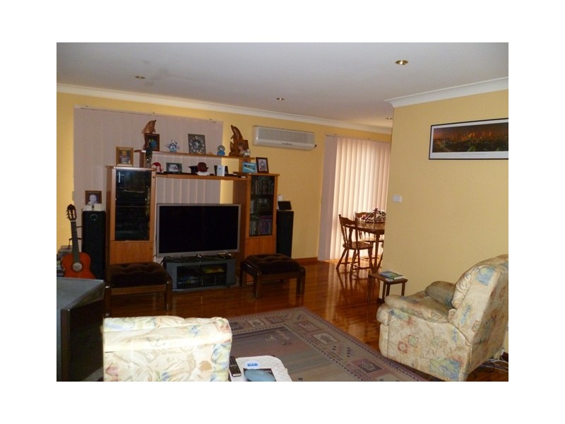 17 Lane Place, Minto NSW 2566