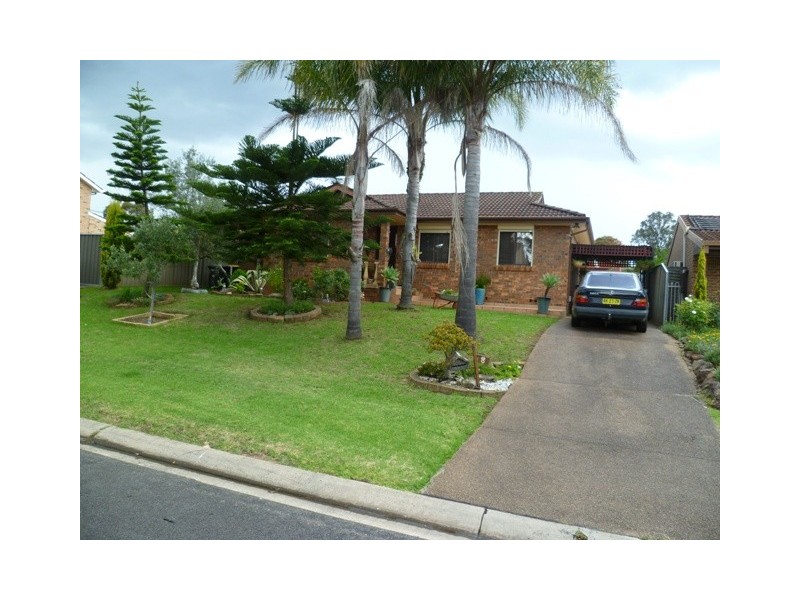 8 Amaranthus Place, Macquarie Fields NSW 2564