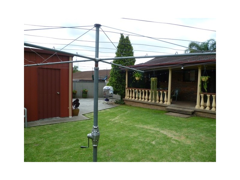 8 Amaranthus Place, Macquarie Fields NSW 2564