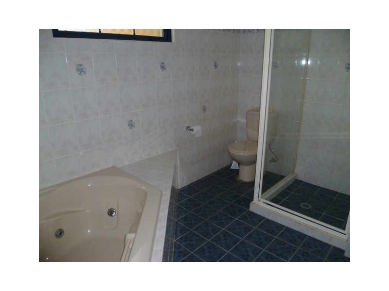 Macquarie Fields NSW 2564