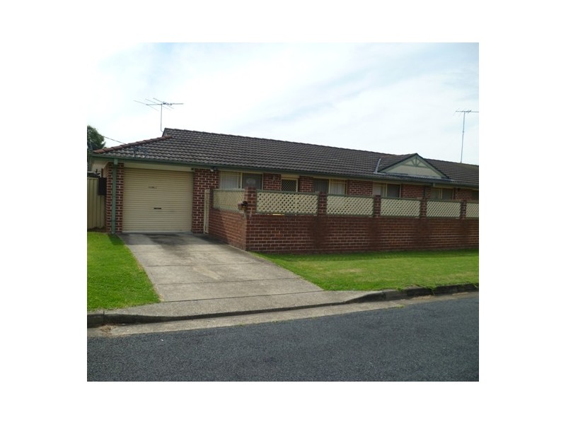 1/15A Phyllis Street, Minto NSW 2566