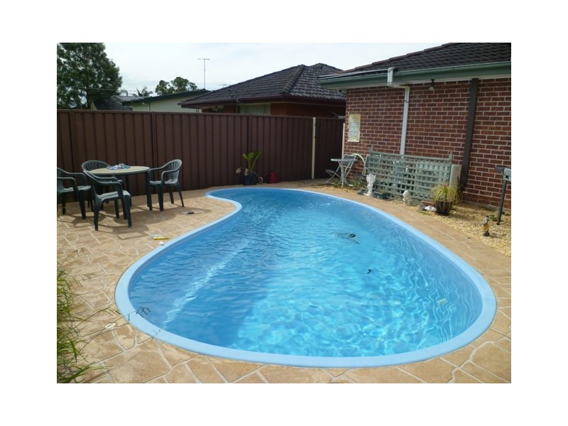 1/15A Phyllis Street, Minto NSW 2566