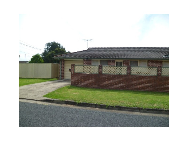 1/15A Phyllis Street, Minto NSW 2566