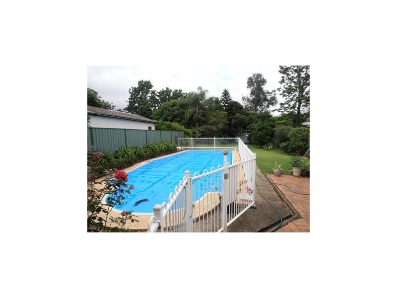 3 Caley Rd, Bradbury NSW 2560