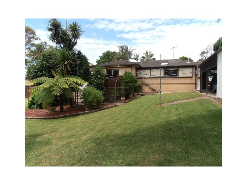 17A Bingara Road, Macquarie Fields NSW 2564