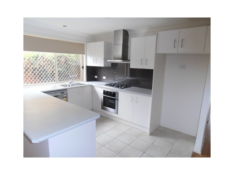 38 Norman Dunlop Crescent, Minto NSW 2566