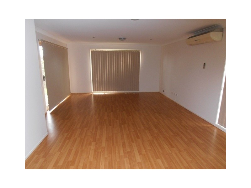 38 Norman Dunlop Crescent, Minto NSW 2566