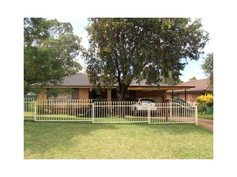 6 Sandra Place, Ingleburn NSW 2565