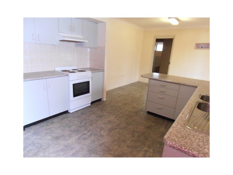 6 Sandra Place, Ingleburn NSW 2565