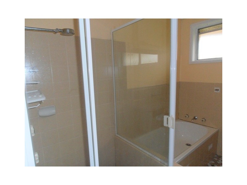 6 Sandra Place, Ingleburn NSW 2565