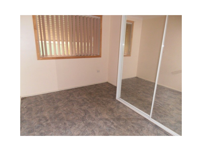 6 Sandra Place, Ingleburn NSW 2565