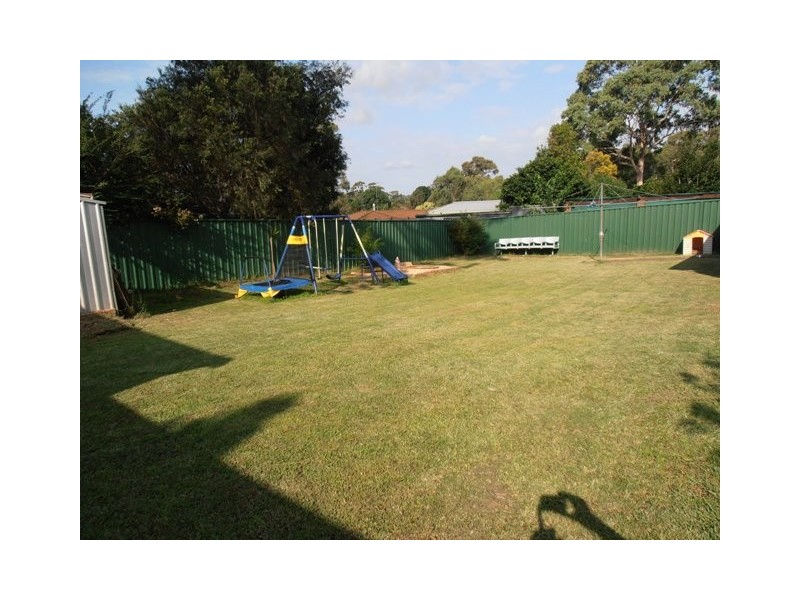 6 Sandra Place, Ingleburn NSW 2565