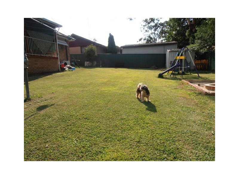 6 Sandra Place, Ingleburn NSW 2565