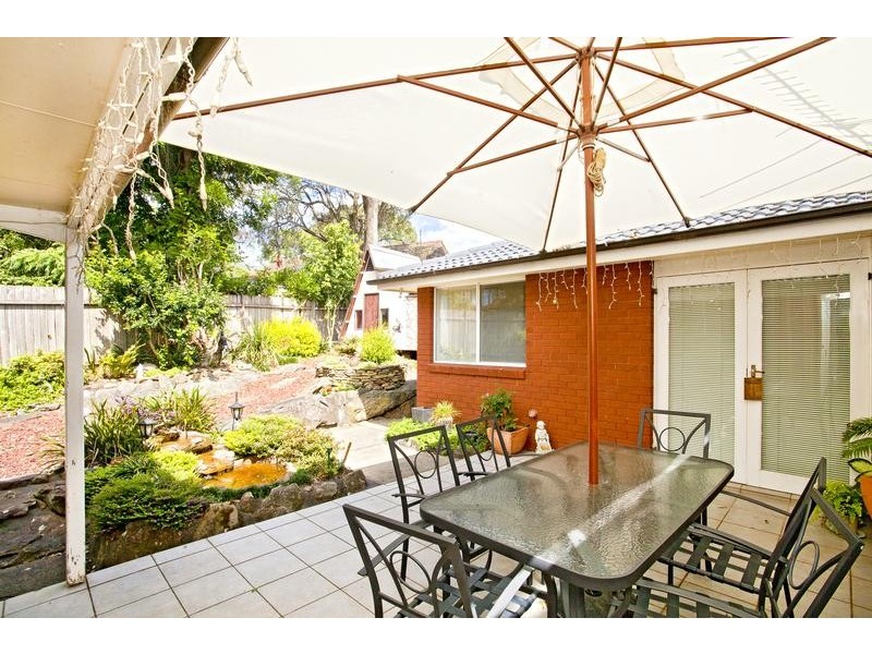 6 Curran Avenue, Macquarie Fields NSW 2564