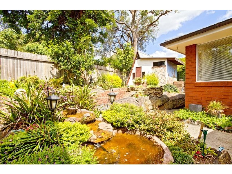 6 Curran Avenue, Macquarie Fields NSW 2564