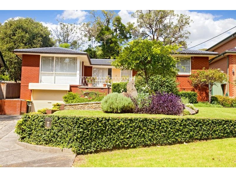 6 Curran Avenue, Macquarie Fields NSW 2564