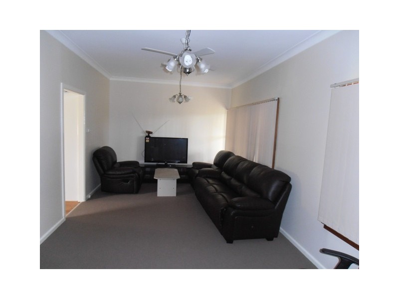 123 Parliament Road, Macquarie Fields NSW 2564