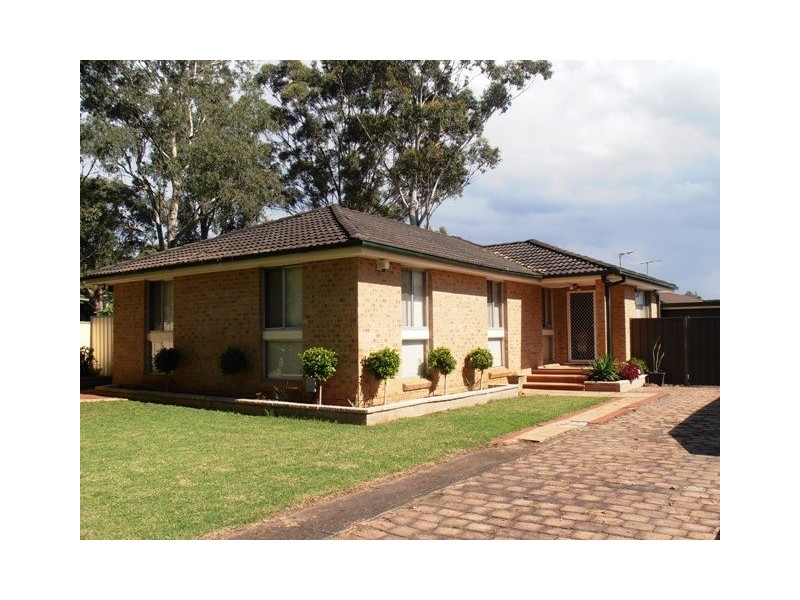 7 Lotus Place, Macquarie Fields NSW 2564