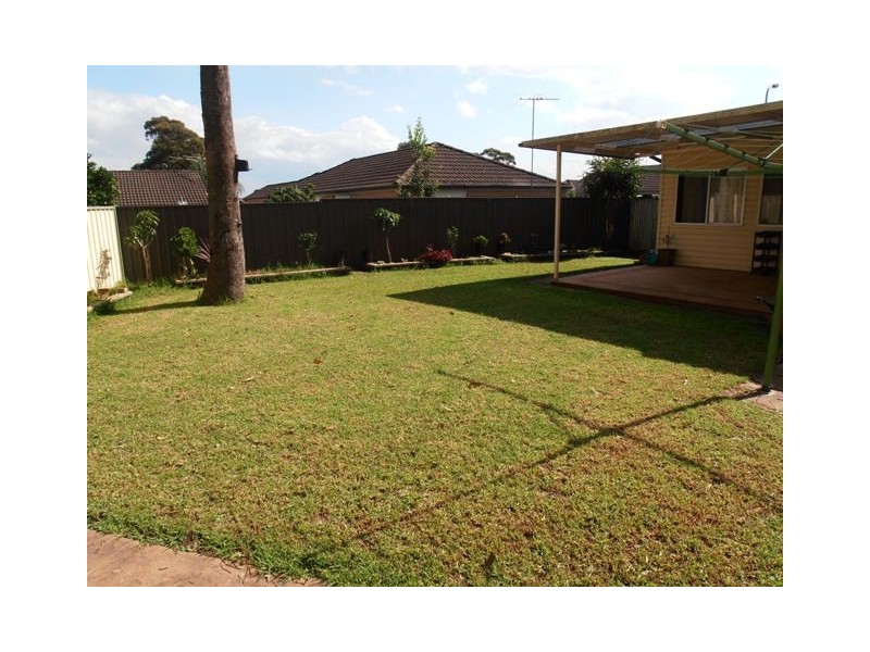 7 Lotus Place, Macquarie Fields NSW 2564