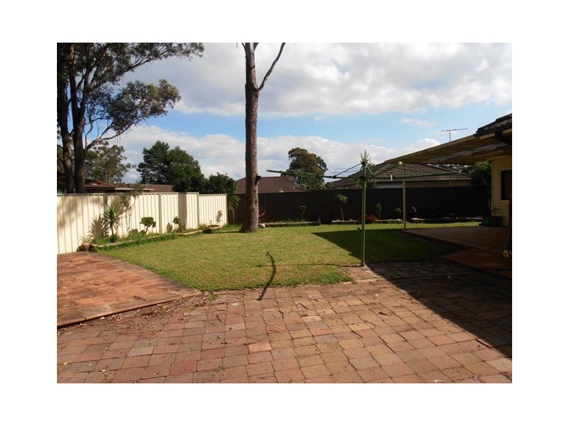 7 Lotus Place, Macquarie Fields NSW 2564
