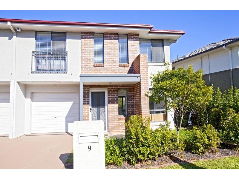 9 Northhampton Avenue, Glenfield NSW 2167