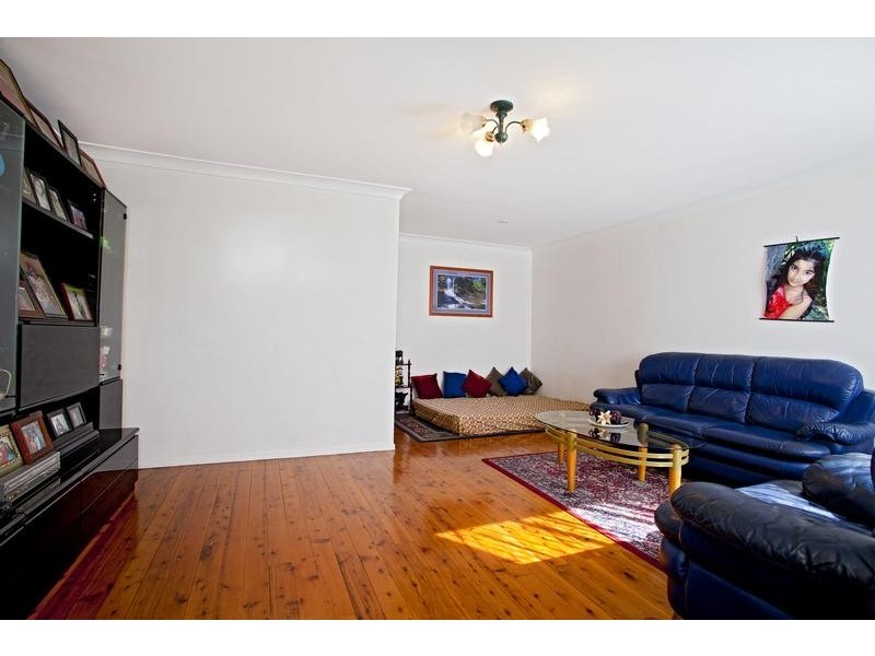 1 Mercedes Road, Ingleburn NSW 2565