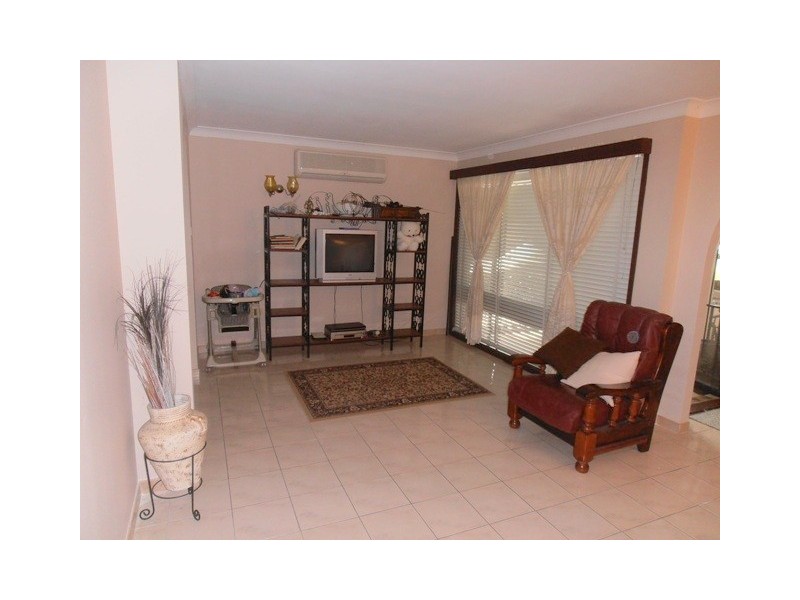 79 Kent Street, Minto NSW 2566