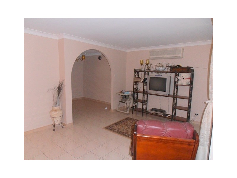 79 Kent Street, Minto NSW 2566