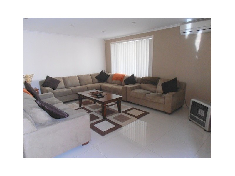 9b Pontiac Place, Ingleburn NSW 2565