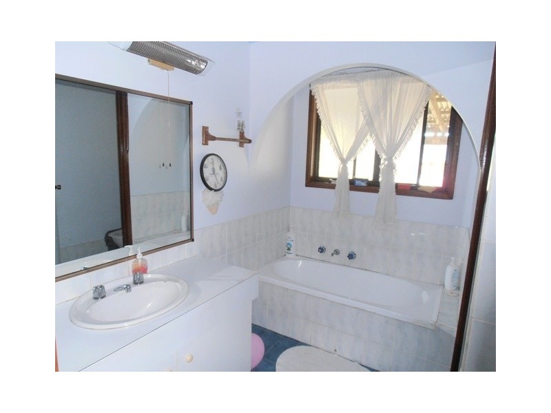 20 Longhurst Road, Minto NSW 2566