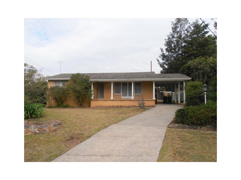 4 Banksia Place, Ingleburn NSW 2565