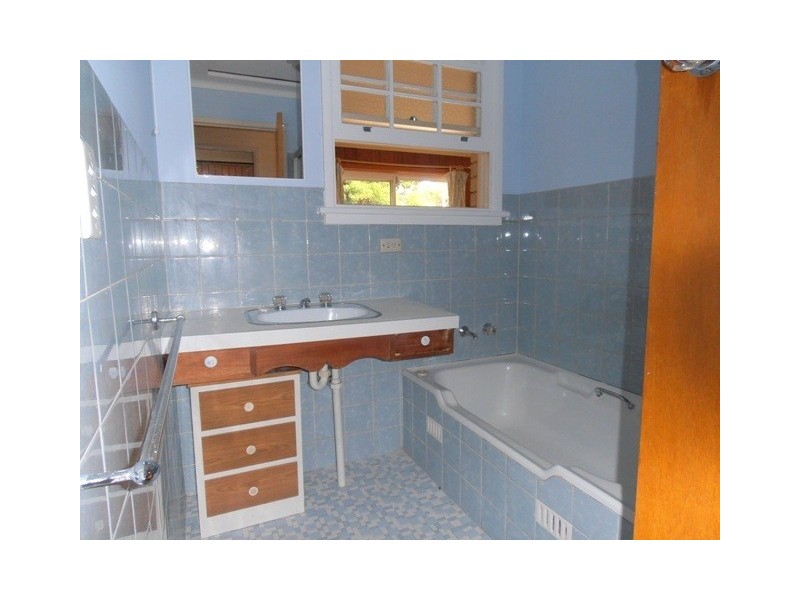 4 Banksia Place, Ingleburn NSW 2565